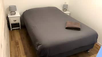 2 makuuhuonetta, silitysrauta/-lauta, Wi-Fi, vuodevaatteet