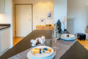 Comfort Double Room | Private kitchen | Full-size fridge, microwave, oven, stovetop