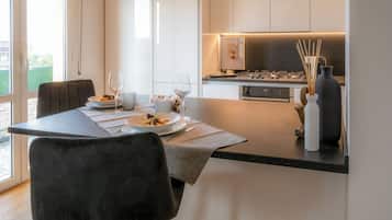 Comfort Double Room | Private kitchen | Full-size fridge, microwave, oven, stovetop