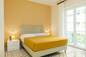 2 Schlafzimmer, Babybetten, Bettwäsche