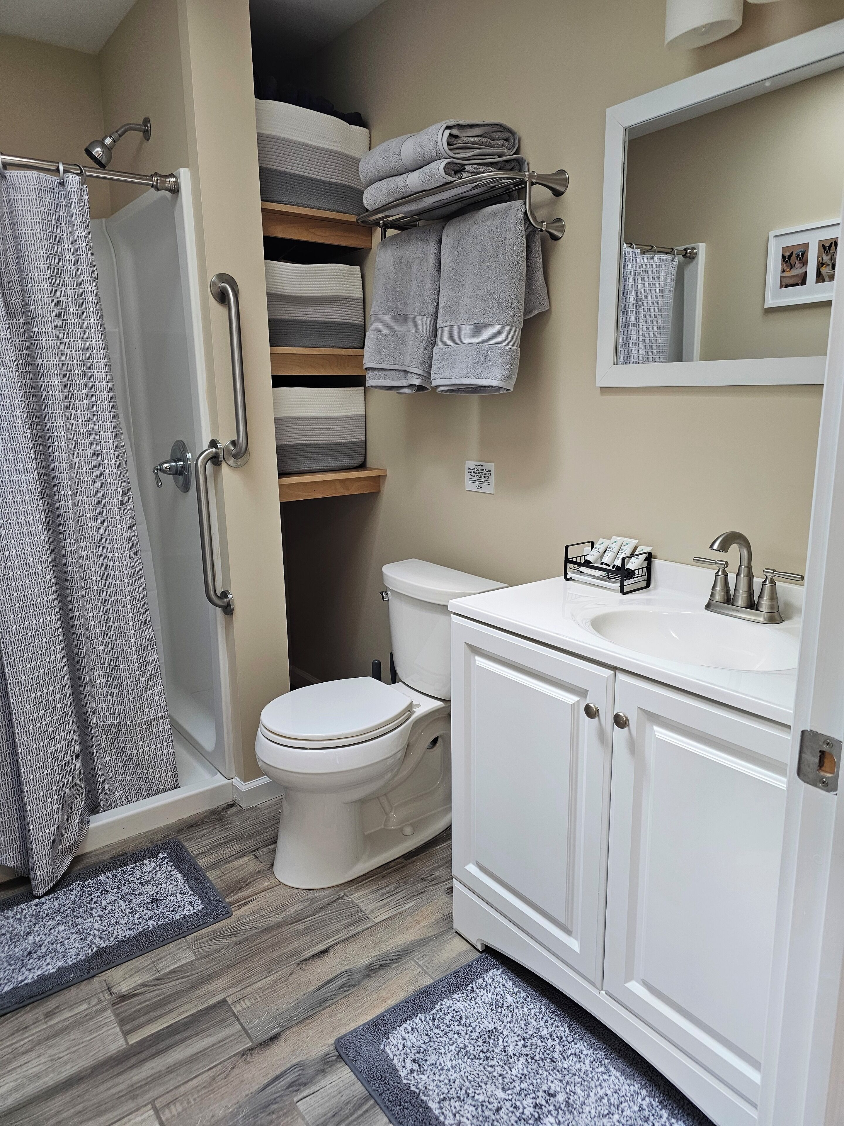 淋浴设施、吹风机、毛巾、肥皂