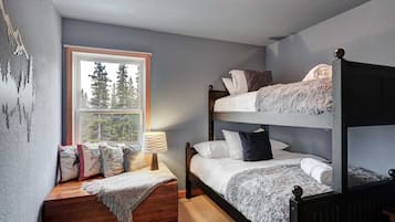 3 chambres, lit parapluie, Wi-Fi, draps fournis