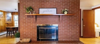 Naples Village Retreat - Heart of the Lakes Region