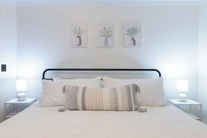 2 Schlafzimmer, Schreibtisch, Bügeleisen/Bügelbrett, WLAN