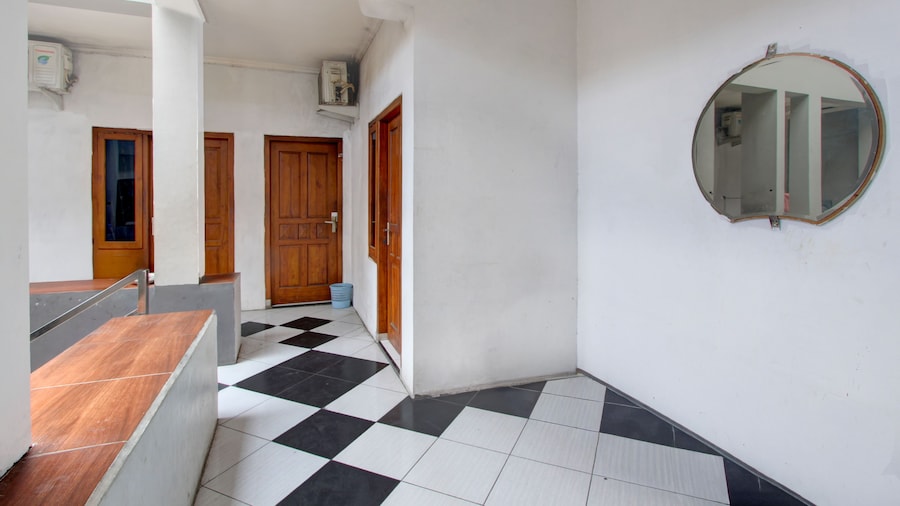 Hotel O Near Tugu Yogyakarta 1 formerly Crown Residence