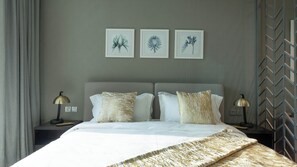 1 bedroom, in-room safe, desk, iron/ironing board