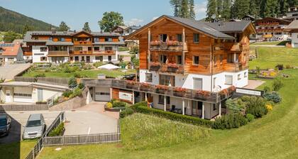 Apartamento 'Chalet Rudana para 4 personas' con vistas a la montaña, jardín comunitario y Wi-Fi