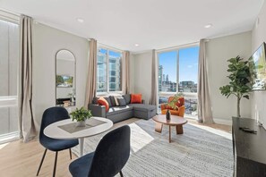 Téléviseur, bureau