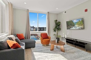 Téléviseur, bureau