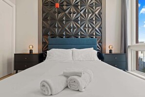 2 bedrooms, bed sheets - Exclusive 2BR Philly Apartment with Space for 8 (Philadelphia)