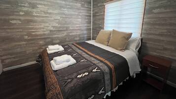 2 bedrooms, WiFi, bed sheets