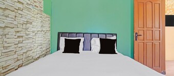 Collection O Subang near Ciater Subang 