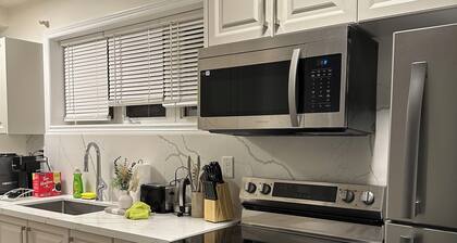 Private 2-BD, 1 Bath, with 1 packing Close to Hwy 401/407/412 with all you need