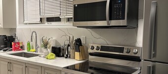 Private 2-BD, 1 Bath, with 1 packing Close to Hwy 401/407/412 with all you need