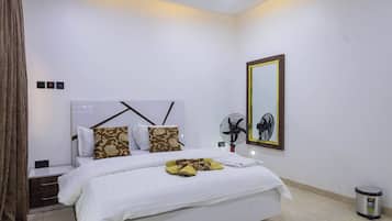 Apartment, 3 Bedrooms, Smoking, Balcony | 3 bedrooms