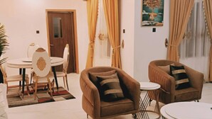 Apartment, 3 Bedrooms, Smoking, Balcony | Interior - Luxurious Abuja Apartment With Modern Amenities (Abuja)