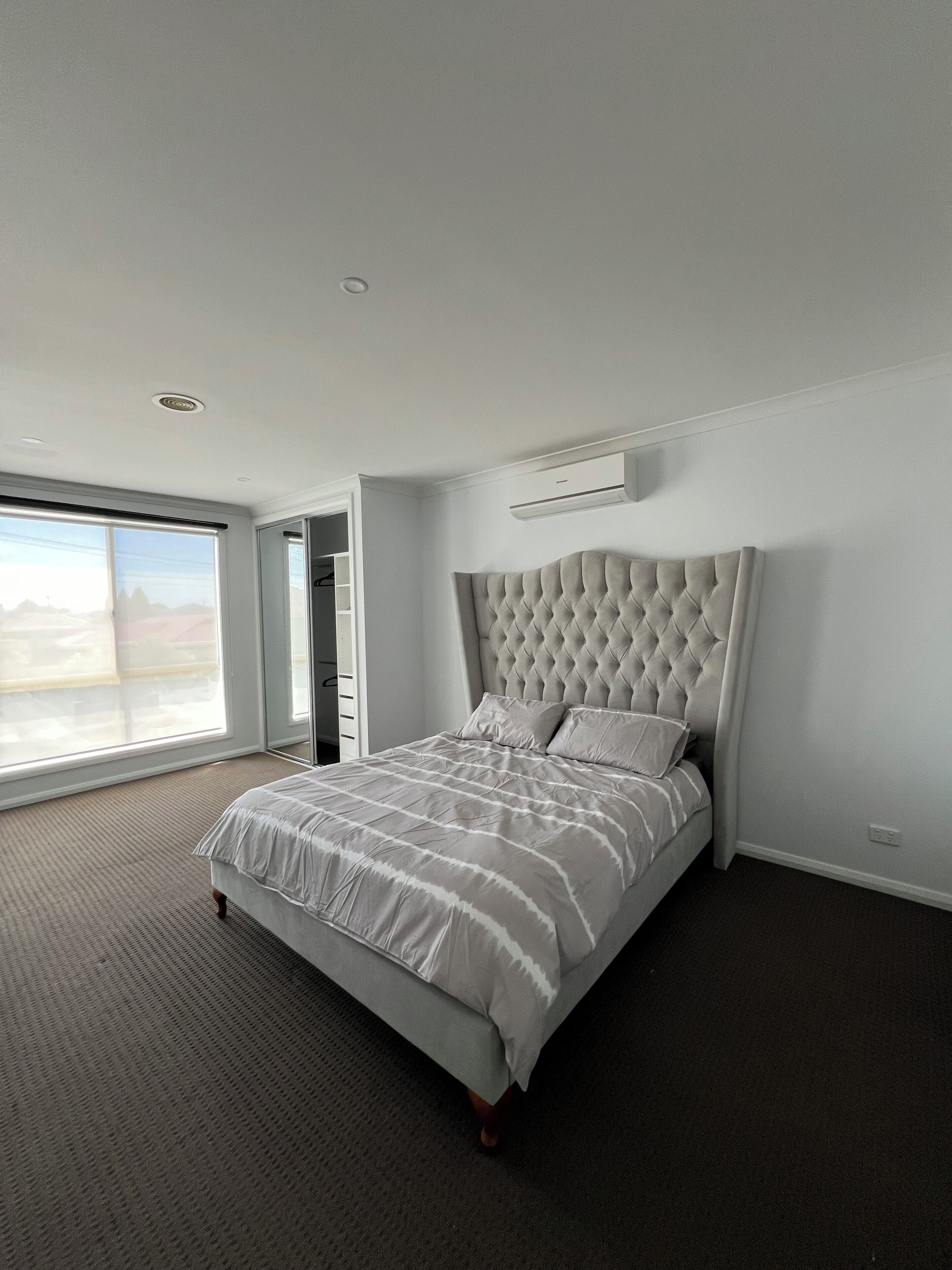 4 bedrooms, iron/ironing board, WiFi