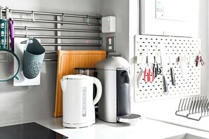 Interior - Canary Wharf Skyline Views (Greater London)