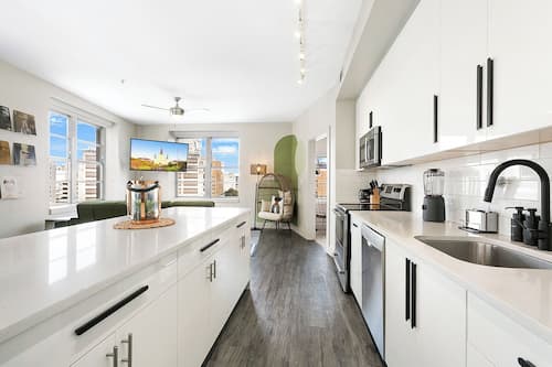 Premier Condo, 2 Bedrooms | Private kitchen | Fridge, microwave, oven, stovetop