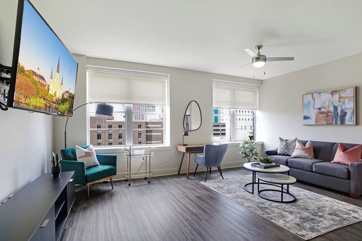 Classic Condo, 1 Bedroom | Living room