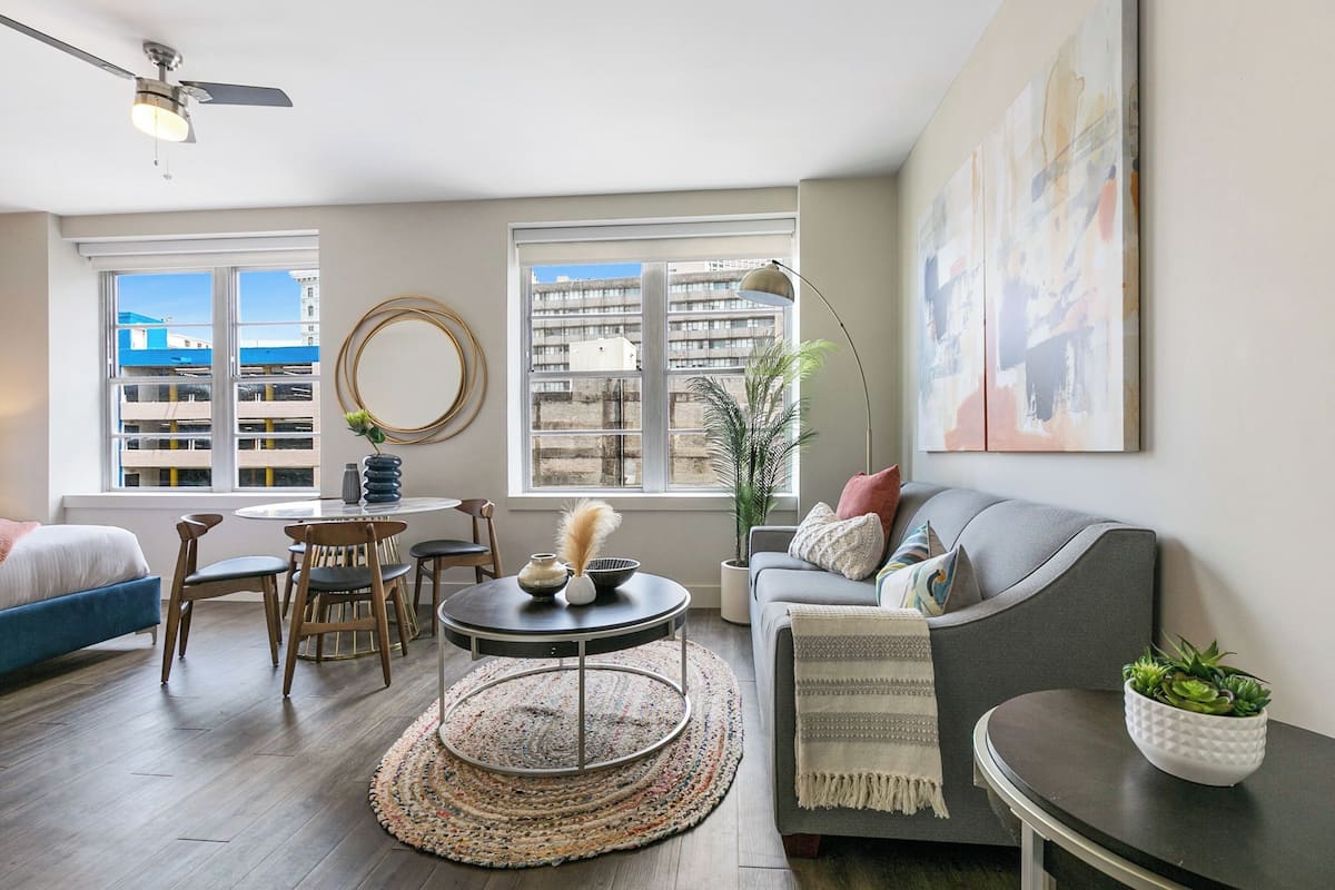 Premier Studio Residence - Sleeps 4 | Living area
