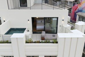 Acropolis Suite with Private Plunge Pool | Terrace/patio - Bellén Athens Hotel (Athens)