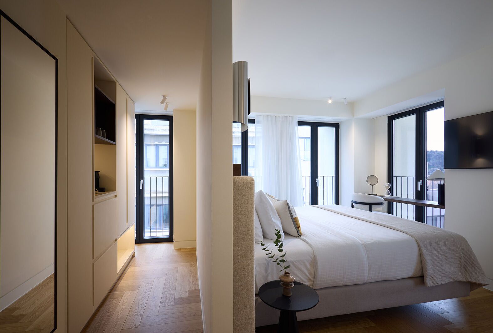 Minibar, soundproofing, iron/ironing board, free WiFi