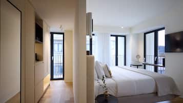 Minibar, soundproofing, iron/ironing board, free WiFi
