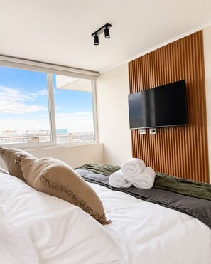 2 bedrooms, iron/ironing board, free WiFi, bed sheets - Modern Apartment near Shopping and Subway (La Reina)