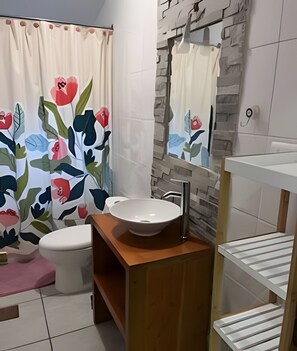 木屋 | 浴室 | 毛巾、衛生紙