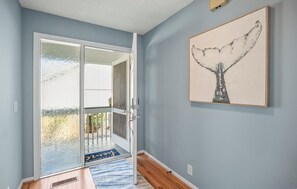 Casa, varias camas, patio, vista al campo de golf (30 Fairway Club) | Interior