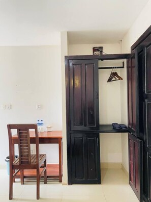 Basic Double Room | Desk, free WiFi