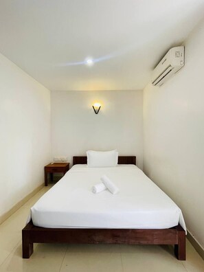 基本雙人房 | 書桌、免費 Wi-Fi