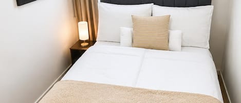 1 bedroom, bed sheets