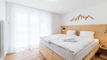 Comfort Condo, Kitchen, Mountain View | Soundproofing, free WiFi