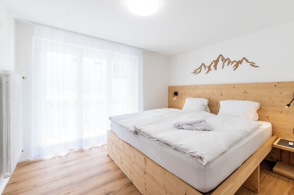 Comfort Condo, Kitchen, Mountain View | Soundproofing, free WiFi