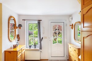 Interior - Cottage 'Haus Am See' with Private Terrace, Private Garden and Wi-Fi (Witzin)