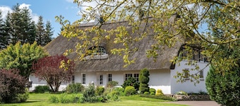 Cottage 'Haus Am See' with Private Terrace, Private Garden and Wi-Fi