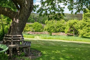 Property grounds - Cottage 'Haus Am See' with Private Terrace, Private Garden and Wi-Fi (Witzin)