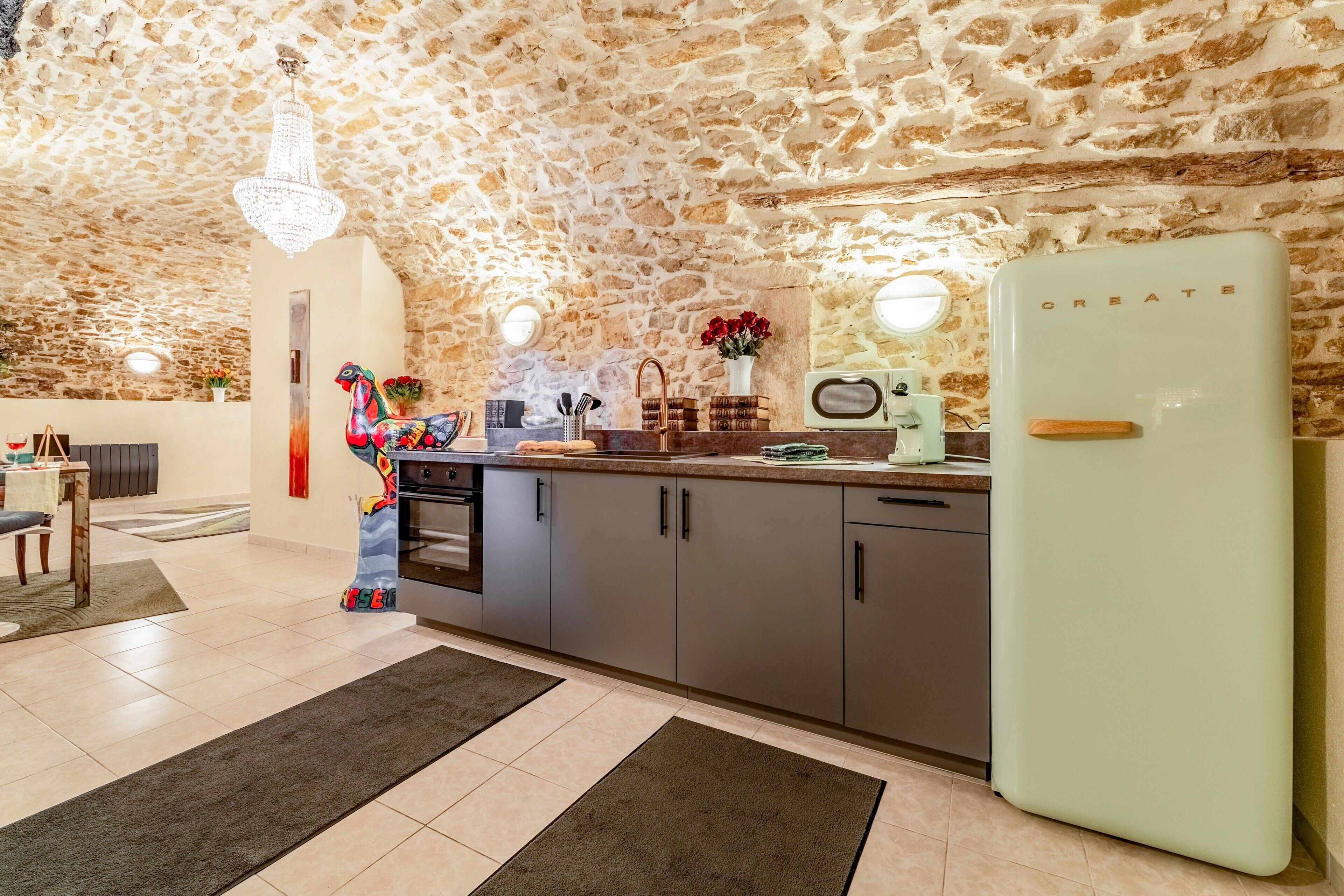 雪櫃、微波爐、焗爐、爐具