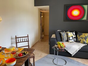 TV, DVD-spiller og stereoanlegg