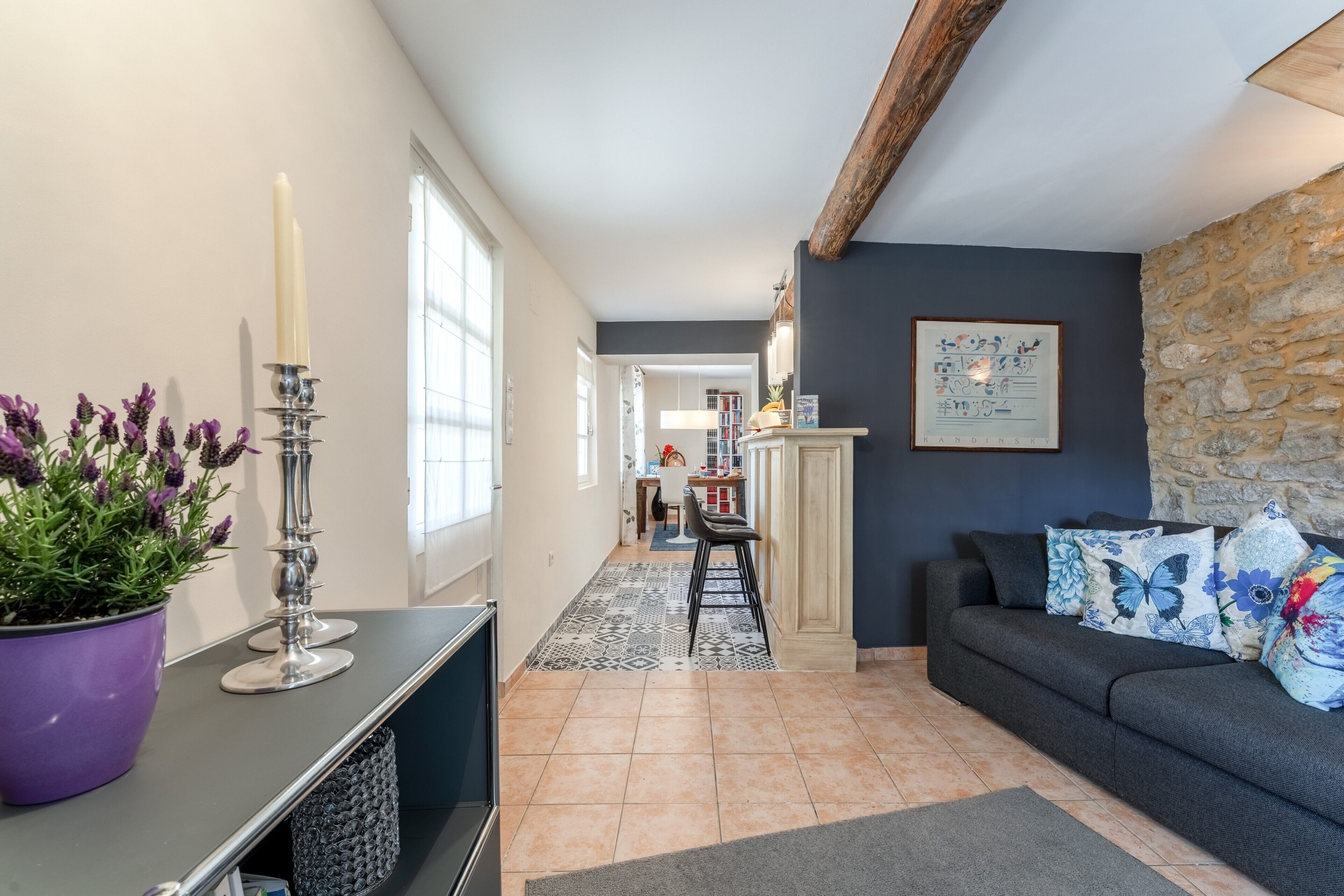 Televisión, reproductor de DVD y estéreo 