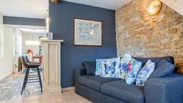 TV, DVD player, stereo