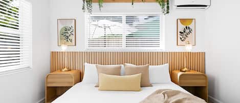 3 عدّة غرف نوم ومكتب وواي فاي مجانًا وملاءات أسرّة