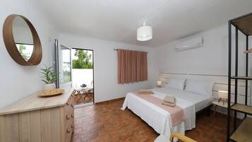 2 habitaciones, tabla de planchar con plancha, wifi y ropa de cama