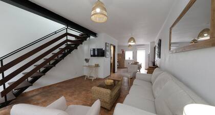 Holiday Home 'Acolhedora Tradicional' with Private Terrace, Wi-Fi and Air Conditioning