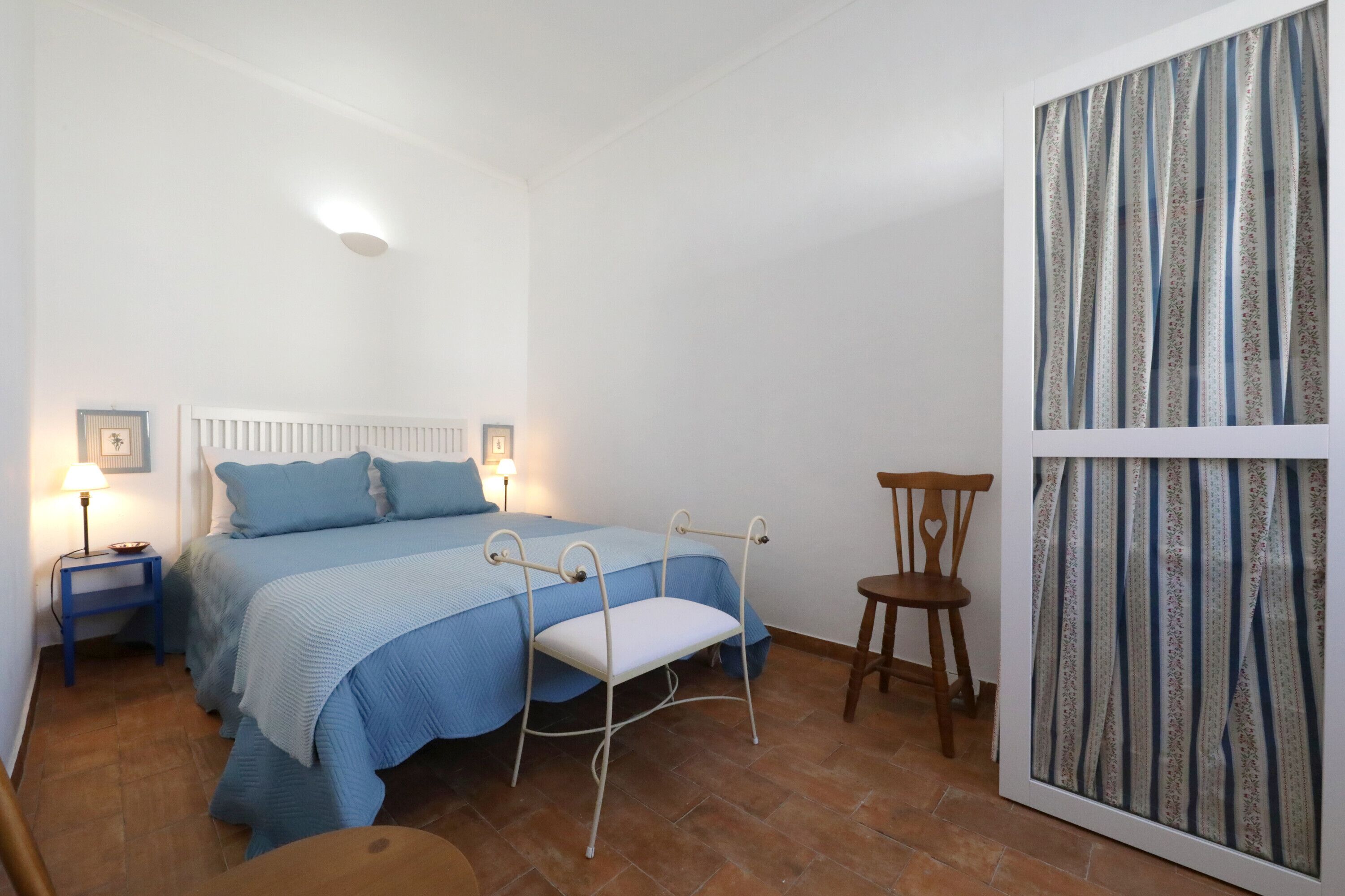 2 多间卧室、熨斗/熨衣板、WiFi、床单