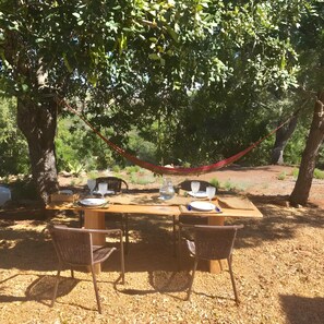 Outdoor dining - Holiday Home 'Country House with Private Pool' with Mountain View, Private Pool and Wi-Fi (Tavira)