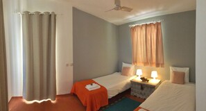 3 bedrooms, iron/ironing board, WiFi, bed sheets