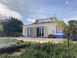 Exterior - Holiday Home 'Country House with Private Pool' with Mountain View, Private Pool and Wi-Fi (Tavira)